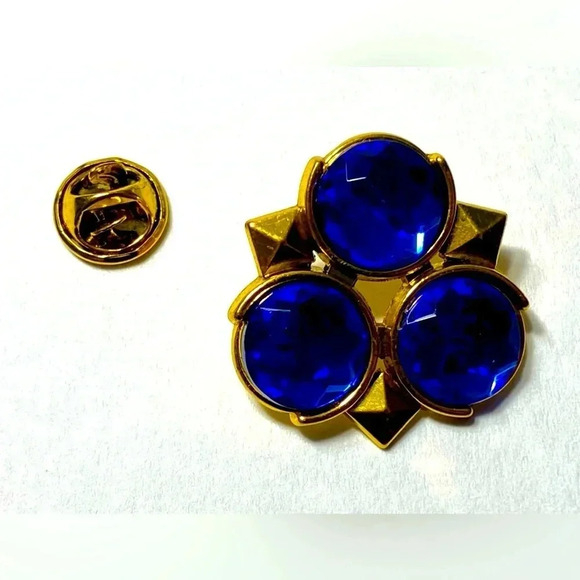 The Legend of Zelda Ocarina of Time - The Spiritual Stone : Zora's Sapphire Pin - Picture 2 of 5